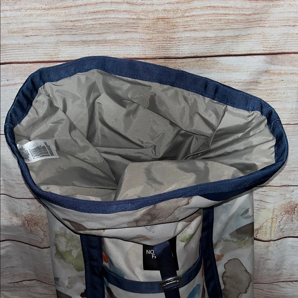 The North Face Roadsoda Waterproof Backpack - Picture 10 of 12